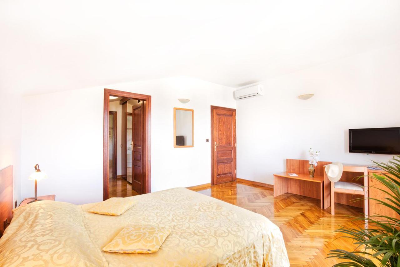Villa Sveta Eufemija Bed End Breakfast I Ровин Екстериор снимка